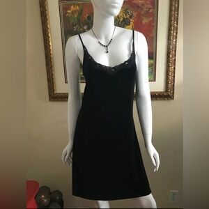 Vintage Gilligan & O’Malley Intimate Sleepwear- Black Velvet Slip/Nightwear